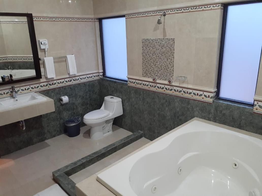 Hotel Candelero Yuriria Exteriér fotografie